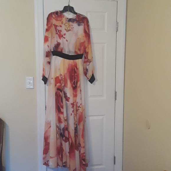 Dress - Picture 3 of 3